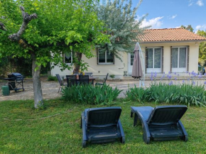 Maison au calme avec jardin et local vélo